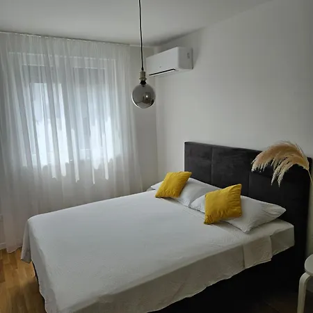 Διαμέρισμα With Garage Parking Space Ζαντάρ