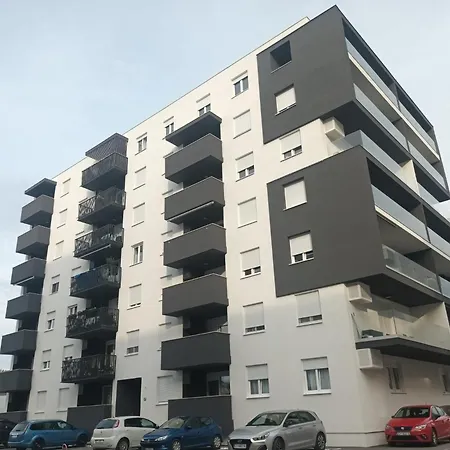 With Garage Parking Space Zára