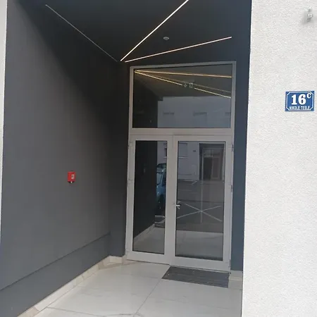 Lägenhet With Garage Parking Space *